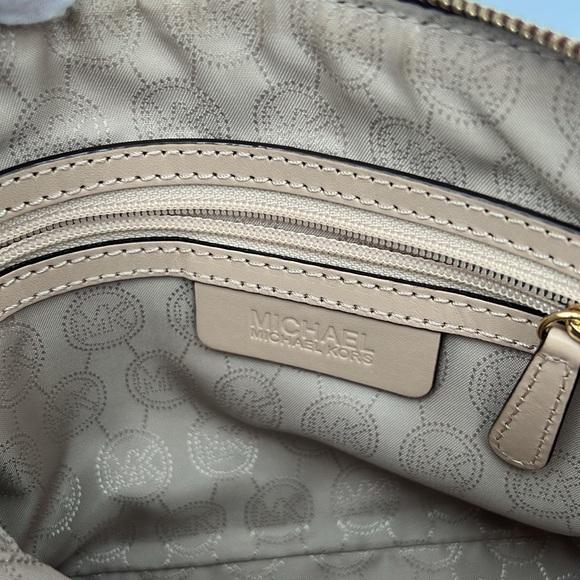 Michael Kors Saffiano Patent Leather Monogram Bag - Picture 11 of 12